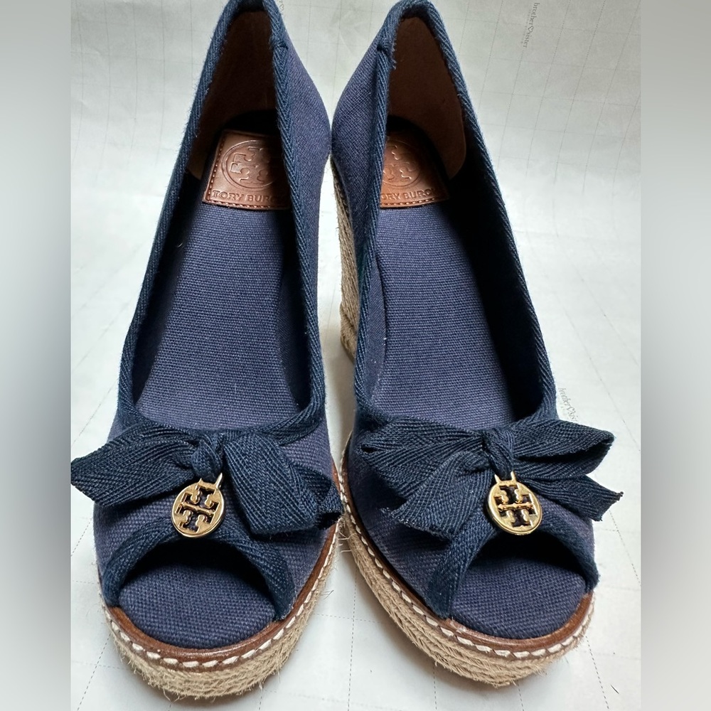 TORY BURCH Wedge Heels with Platform. Size 7.5